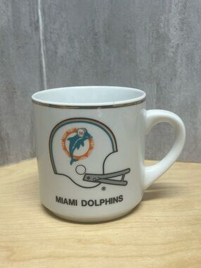 Vintage 1984 Miami Dolphins NFL Gold Trimmed Mug Roster Coffee Mug AFC Champs